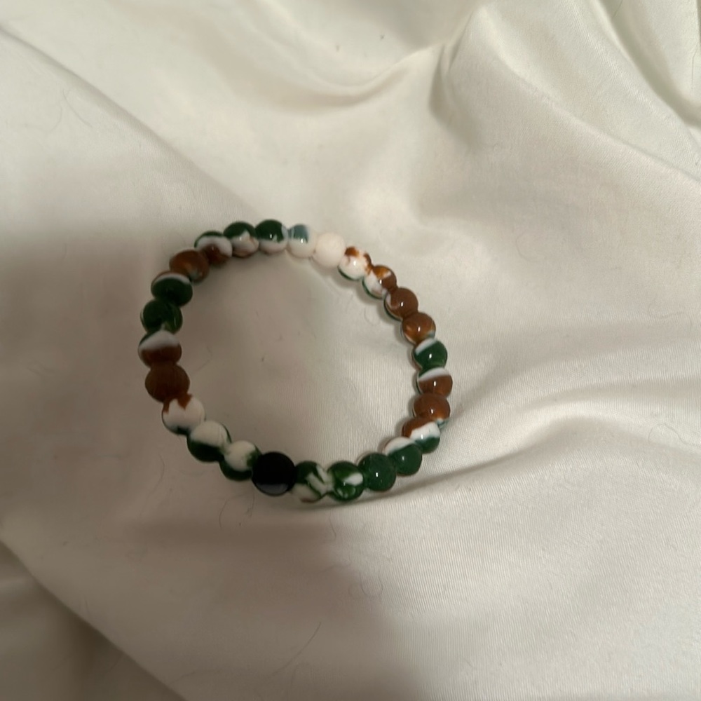 Lokai bracelet size small. never used.